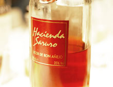 Hacienda Saruro Licor de Ron Añejo